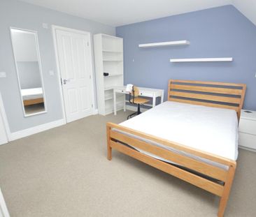 4 bedroom terraced house to rent - Photo 2