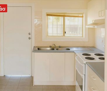 Neat & Tidy 2 Bedroom Unit - Photo 3