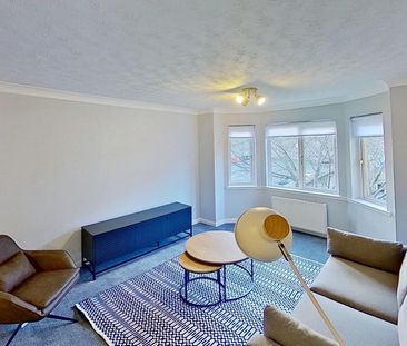 2 bedroom flat to rent - Photo 2