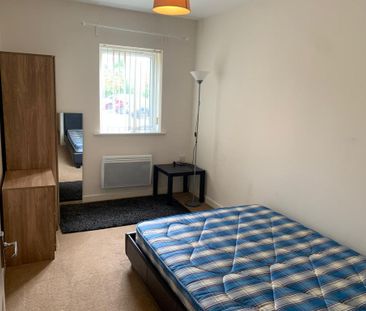 2 bedroom flat to rent - Photo 4