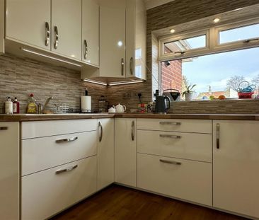 Crossland, Castlegate, Tickhill, Doncaster - Photo 6