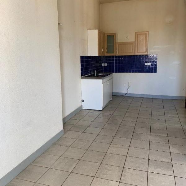 Location Appartement 4 pièces 95m² BAZAS 33430 - Photo 1
