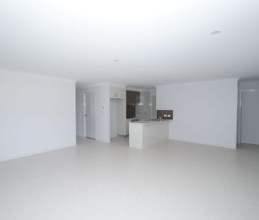 STYLISH FAMILY HOME - Photo 6