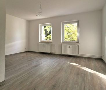 Frisch renovierte 2-Zi.-Whg. mit neuem Tageslichtbad und Loggia - Foto 4