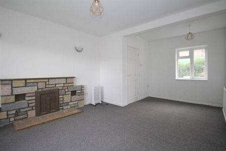 3 bedroom semi-detached house to rent - Photo 3