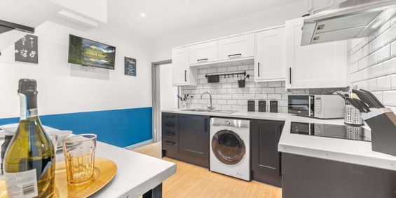 The Blue & Green Property Room 6 - Photo 3