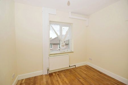 4 bedroom semi-detached house to rent - Photo 3