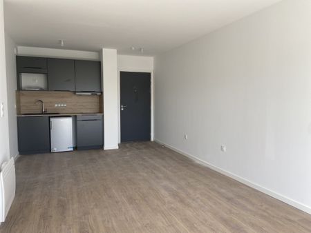 Location Appartement 2 pièces 43m² REIMS 51100 - Photo 4