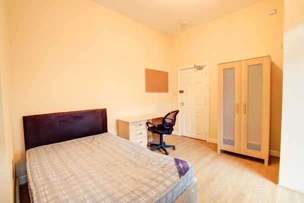 8 bedroom terraced house to rent - Photo 1