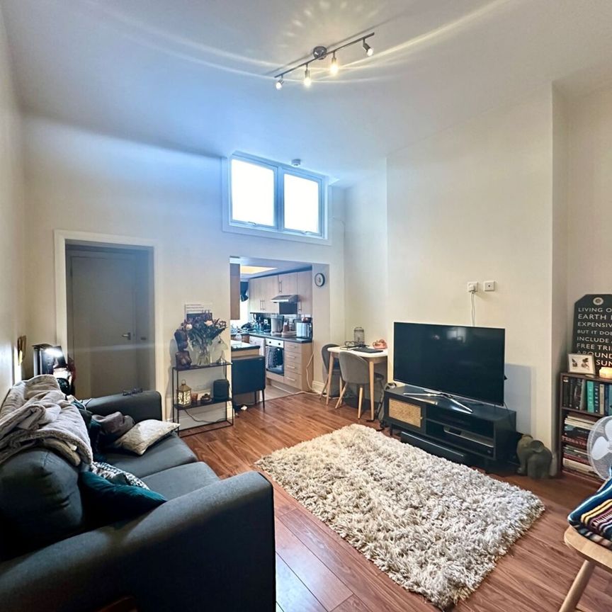 Gondar Gardens, West Hampstead, London, NW6 1HG - Photo 1