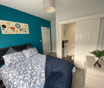 1 bedroom in a house share to rent - Photo 2