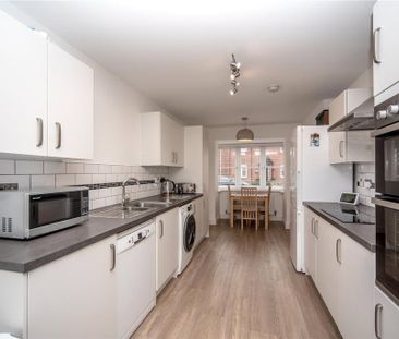 4 bedroom terraced house to rent - Photo 1