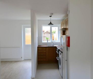 3 bedroom terraced house to rent - Photo 6