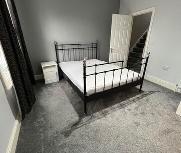 Room in a Shared House, London, SE8 - Photo 6