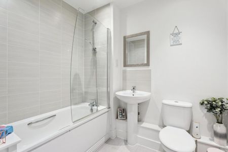 3 bedroom end of terrace house to rent - Photo 5