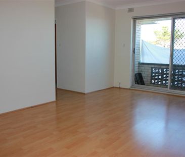 SPACIOUS 2 BEDROOM UNIT - Photo 2