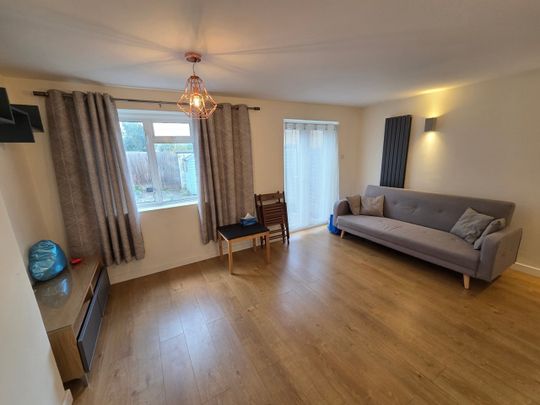 4 Bed Terraced House, Shirley St, E16 - Photo 1