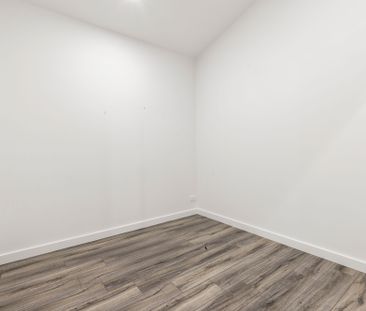 Modern & Bright with Compact Comfort! - Photo 1