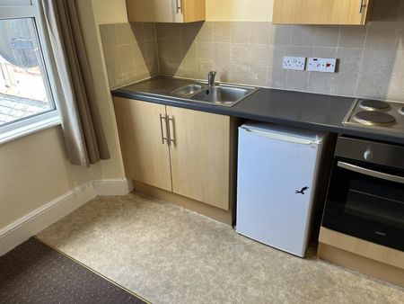 1 bedroom flat to rent - Photo 5