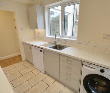 4 bedroom semi-detached house to rent - Photo 6