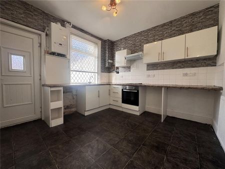 2 bedroom end of terrace house to rent - Photo 5