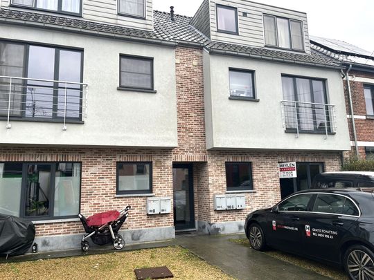 Mooi gelijkvloersappartement met 2 slaapkamers en terras - Photo 1