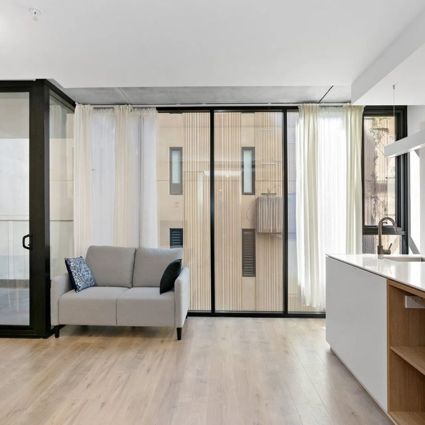 EXECUTIVE UNFURNISHED 2 BEDROOM APARTMENT LIVING STYLE IN ADELAIDE CBD - Photo 1