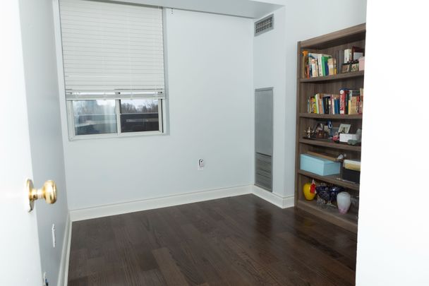 For Lease - 3845 Lake Shore Boulevard Unit# #406, Toronto, Ontario - Photo 1