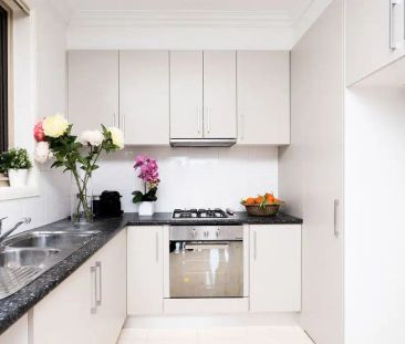 2/10 Vision Street, Chadstone VIC 3148 - Townhouse For Rent | Domain - Photo 2