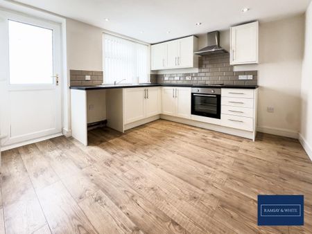 3 bedroom terraced house to rent - Photo 5