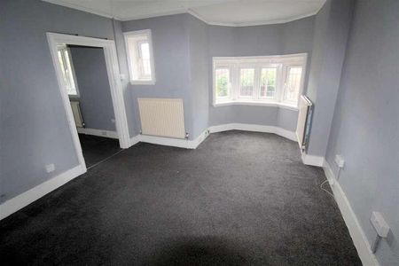 High Road, Byfleet, KT14 - Photo 3