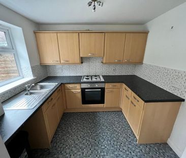 3 bedroom semi-detached house to rent - Photo 4