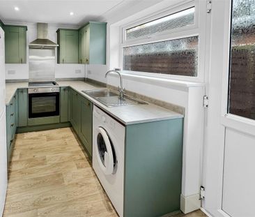 3 bedroom detached bungalow to rent - Photo 5