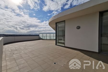 Exclusive Penthouse Apartment, Spectacular Views, Riverbank Location!! - Photo 5