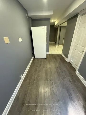 54 Clipstone Court #BASEMENT - Photo 5