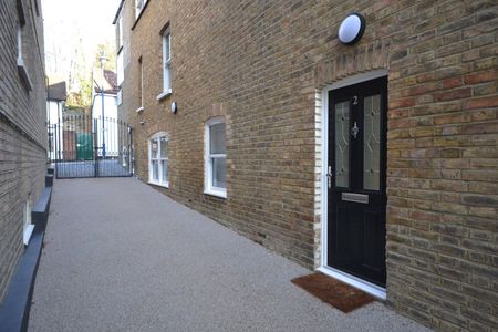 Flat to rent - St. Johns Hill, Sevenoaks, TN13 - Photo 4