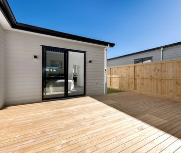 Luxury Living in Karaka Village - Photo 3