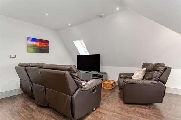 Brighton Road, Banstead, SM7 - Photo 1