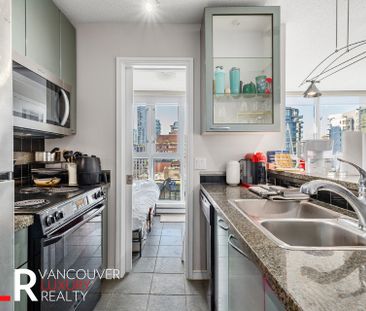 Condo in Downtown Vancouver, BC - Photo 4