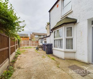 2 bedroom flat to rent - Photo 6