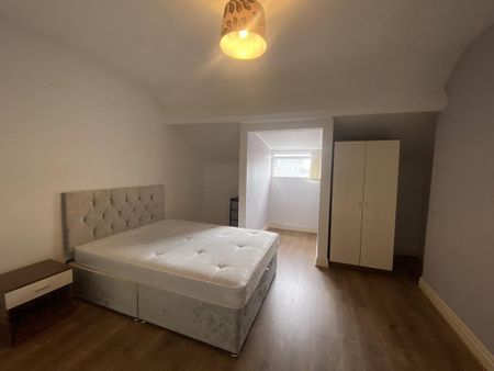 3 bedroom flat to rent - Photo 5