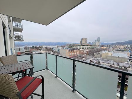 FURNISHED: Brooklyn – 2 bedroom, 2 bath, corner unit - Photo 3