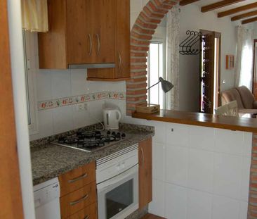 A delightful two bedroomed villa for WINTER RENTAL in the countryside close to Torrox Village. - Photo 6