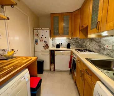 2 bedroom end of terrace house to rent - Photo 3