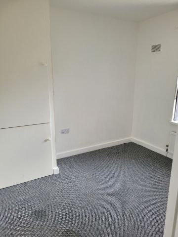 2 Bed Semi-Detached House, Deerlands Avenue, S5 - Photo 2