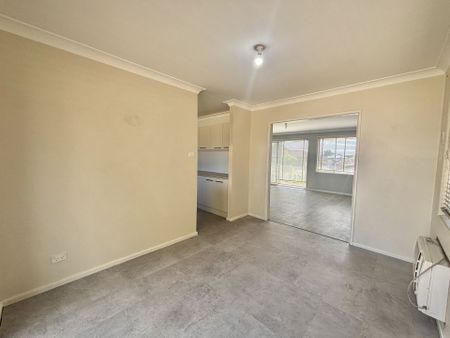 Luxurious Family Living with Space, Style & Comfort - Photo 3