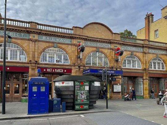 Ear's Court Gardens, Earl's Court, SW5 - Photo 1