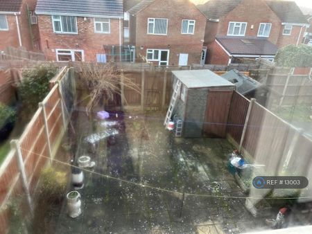 3 bedroom terraced house to rent - Photo 2