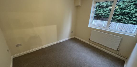 1 bed Apartment - To Let - Photo 2
