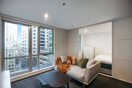 Furnished Two Bedroom With City Views - Photo 3